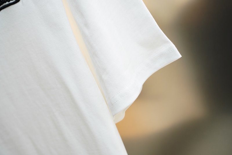 루이비통 헤비 프린트 자수 반팔 티셔츠 001-216883