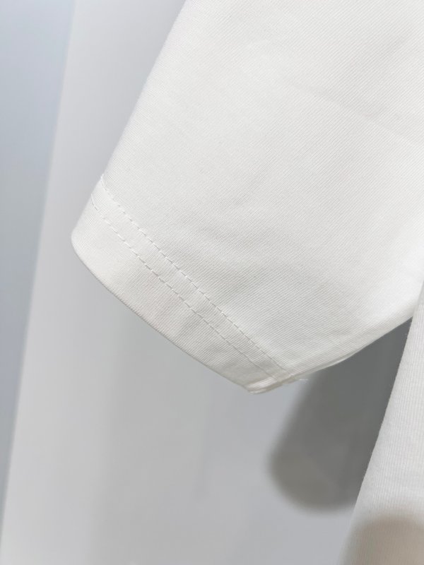 루이비통 면 라운드넥 반팔 티셔츠 001-216888