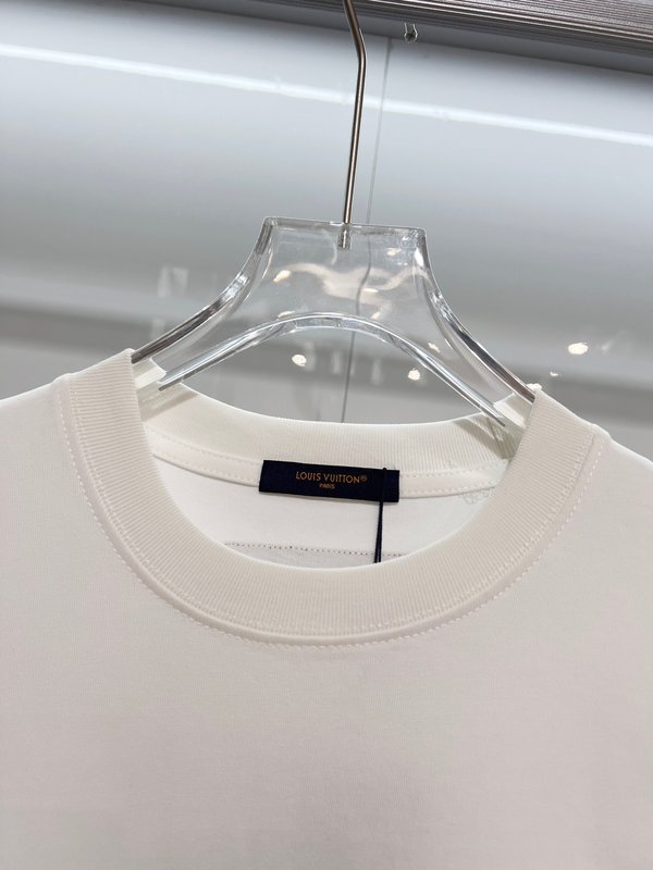 루이비통 면 라운드넥 반팔 티셔츠 001-216889
