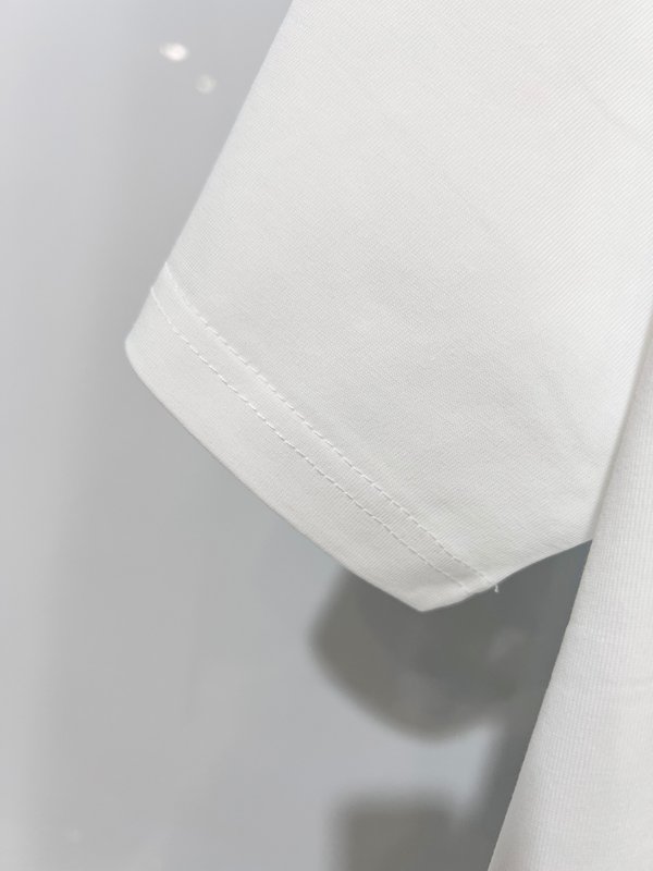 루이비통 면 라운드넥 반팔 티셔츠 001-216889