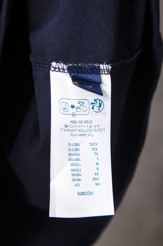 루이비통 스팽글 자수 반팔 티셔츠 001-216911