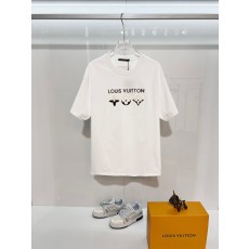 루이비통 스플릿 컬러 자수 라운드 티셔츠 001-216925