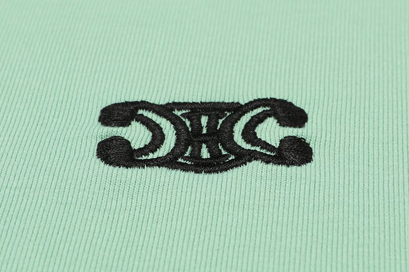셀린 2026 년 신규 심플 자수 로고 반팔 티셔츠 001-217123