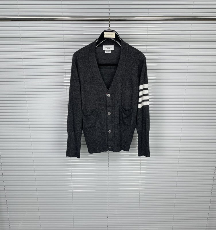 톰브라운 4 라인 울 카디건 001-217182