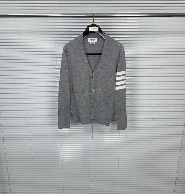 톰브라운 클래식 4 바 게이지 울 카디건 001-217183