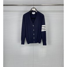 톰브라운 클래식 4 바 스트라이프 울 가디건 001-217213