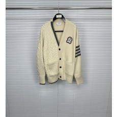 톰브라운 스타일 배지 자수 니트 카디건 001-217253