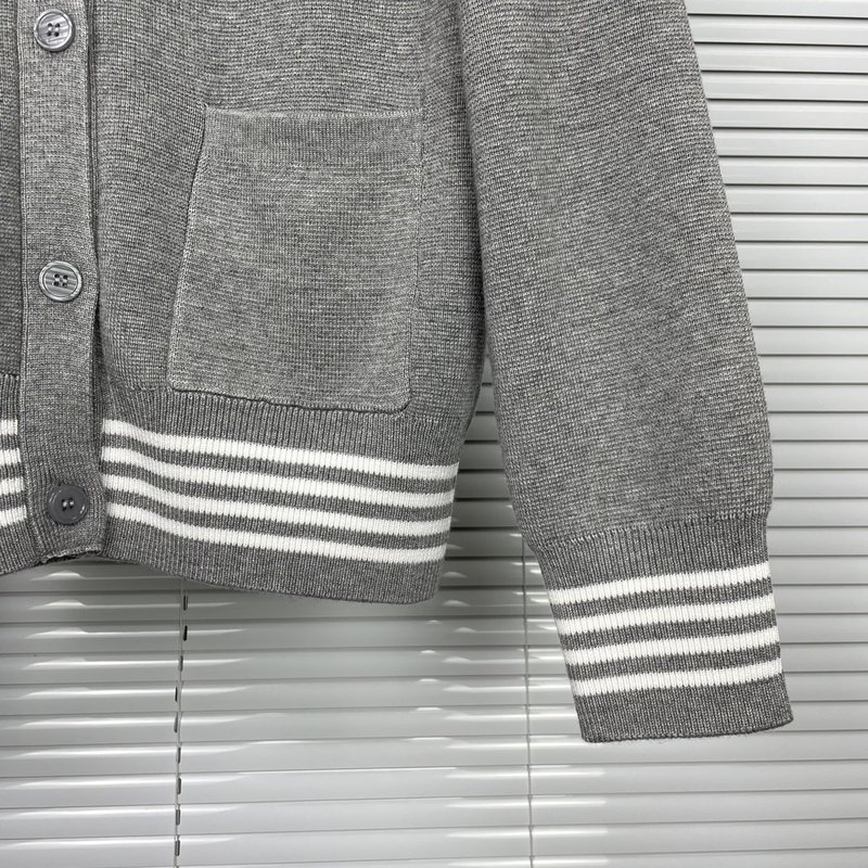 톰브라운 강아지 자수 스트라이프 카드건 001-217307