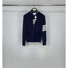톰브라운 뒷면 패턴 울 카디건 001-217310