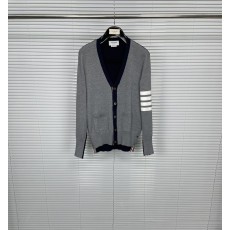 톰브라운 4 바 스트라이프 V 니트 카디건 001-217343