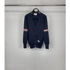 톰브라운 클래식 더블 스트라이프 울 카디건 001-217404