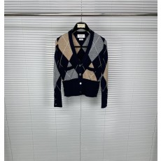 톰브라운 다이아몬드 격자 울 카디건 001-217437