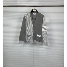 톰브라운 세로 스트라이프 5 버튼 V 니트 카디건 001-217442