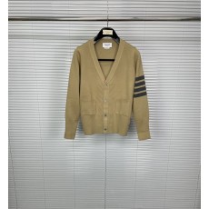 톰브라운 포스트릭 V 넥 카디건 001-217453