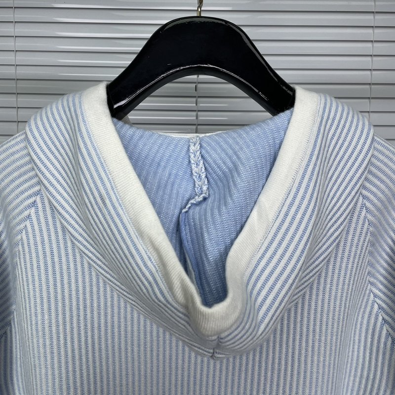 톰브라운 세로 스트라이프 울 후드 카디건 001-217483