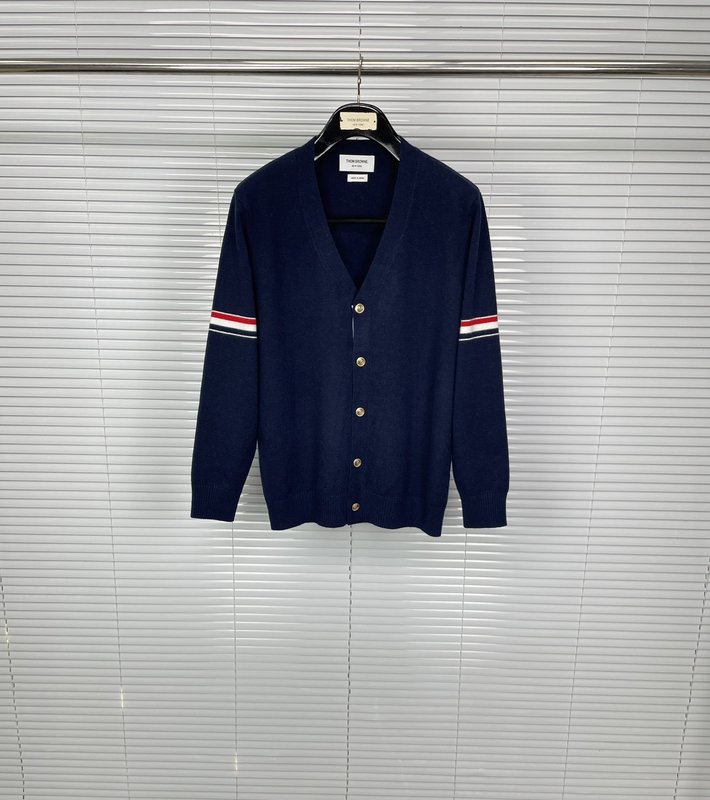 톰브라운 양쪽 소매 스트라이프 V 넥 카디건 001-217497
