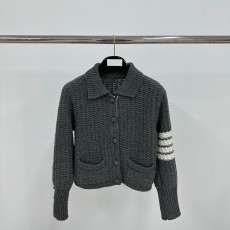 톰브라운 칼라 버튼 울 카디건 001-217547