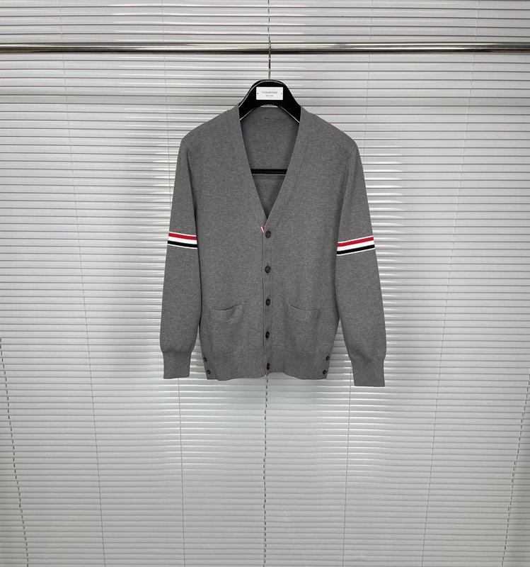 톰브라운 4 바 스트라이프 V 넥 카디건 001-217564