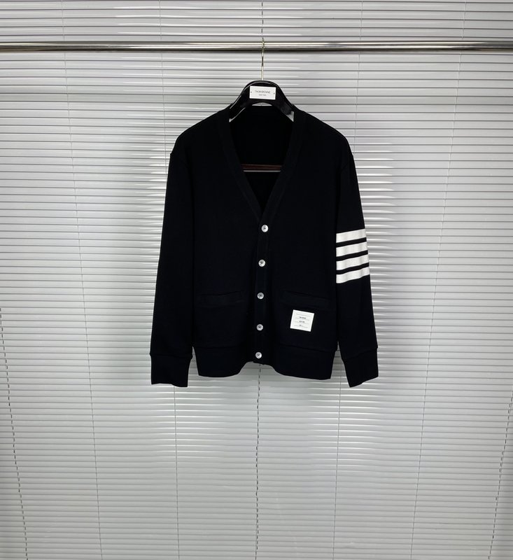 브라운 클래식 4 바 스트라이프 단추 카드건 001-217569