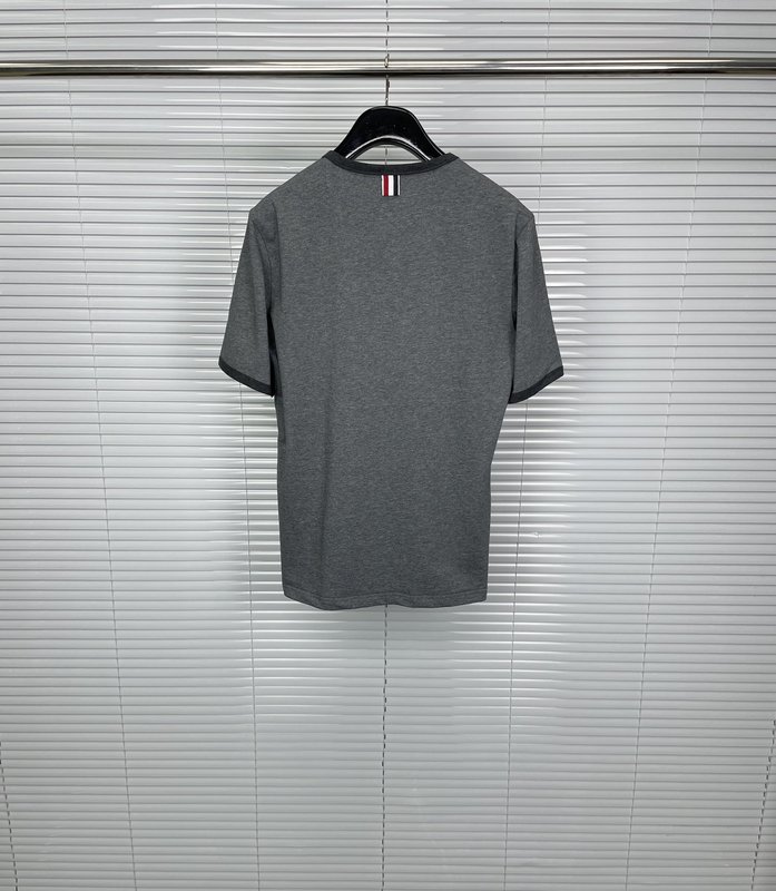 톰브라운 라운드넥 반팔 티셔츠 001-217691