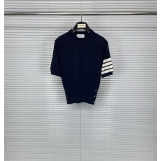 톰브라운 스타일 네이비 말 그래픽 반팔 티셔츠 001-217806