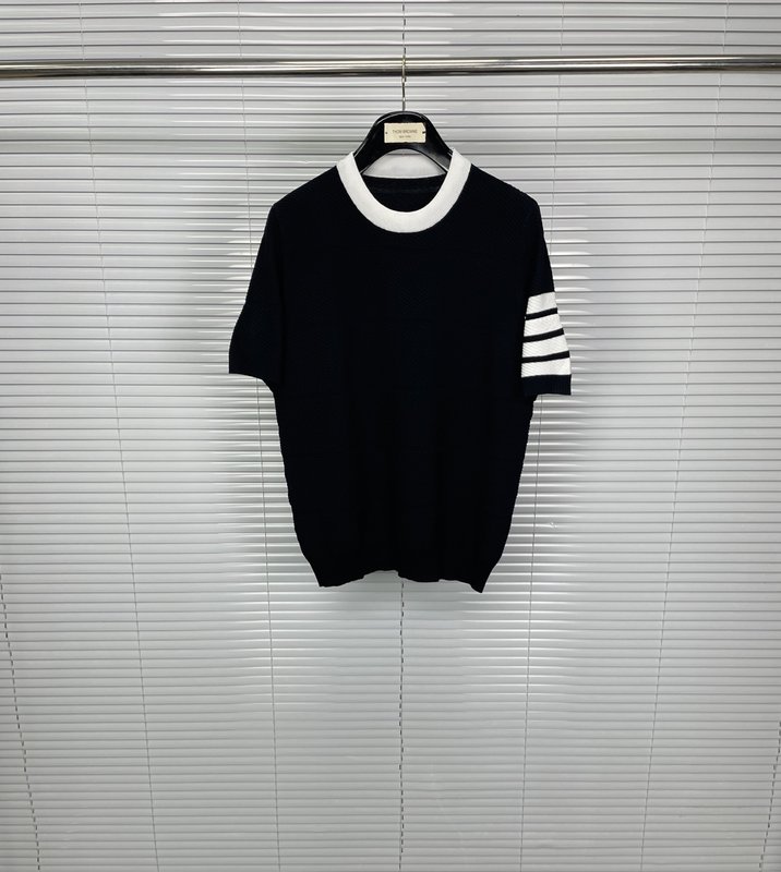 톰브라운 라운드넥 스트라이프 니트 티셔츠 001-217861