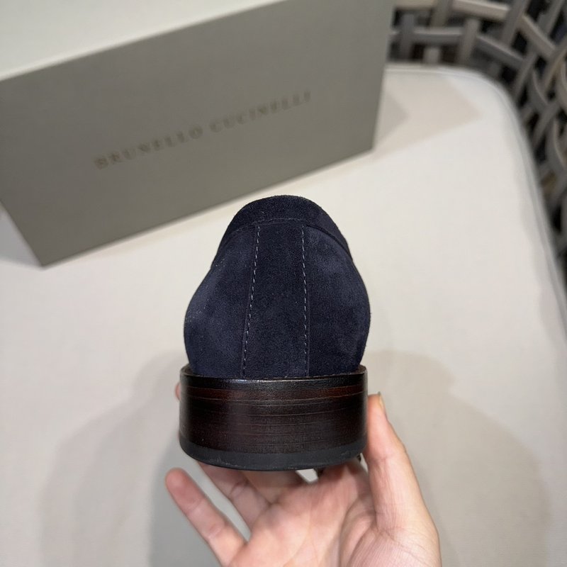 브루넬로 쿠치넬리 말장식 스웨이드 로퍼 001-218452
