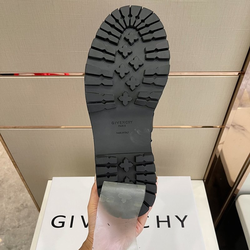 Givenchy GVC 라운드 토 레이스업 부츠 001-218923