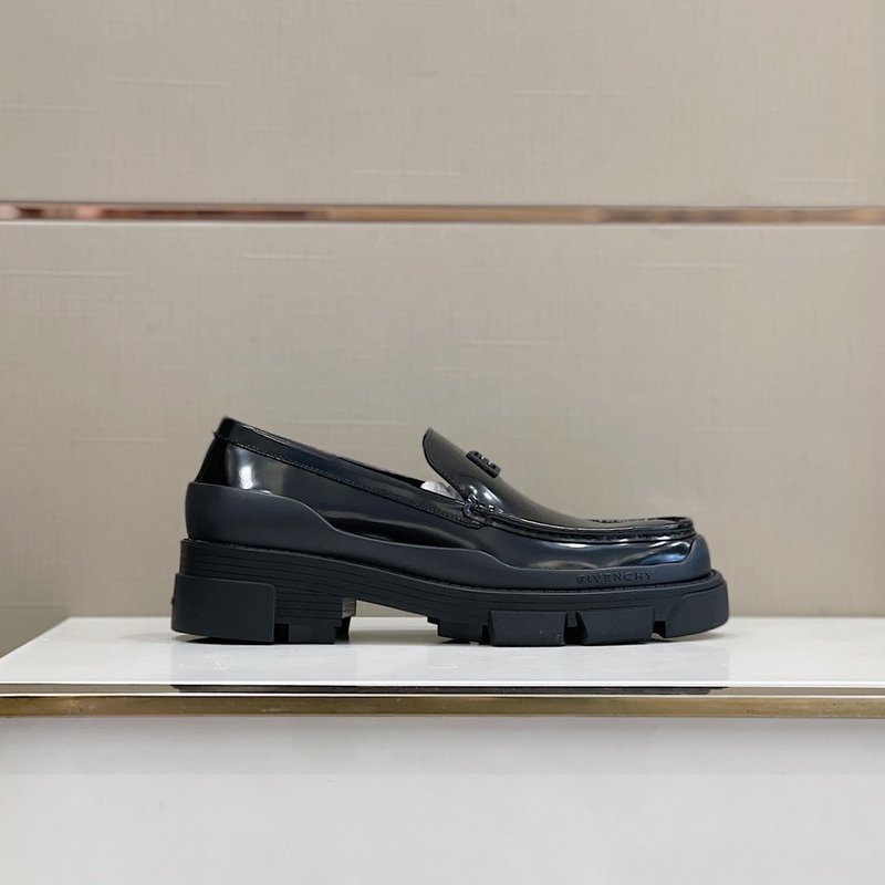 Givenchy 테라 남성 브러쉬드 레더 로퍼 001-219006