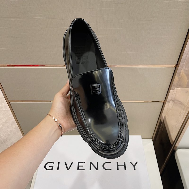 Givenchy 테라 남성 브러쉬드 레더 로퍼 001-219006