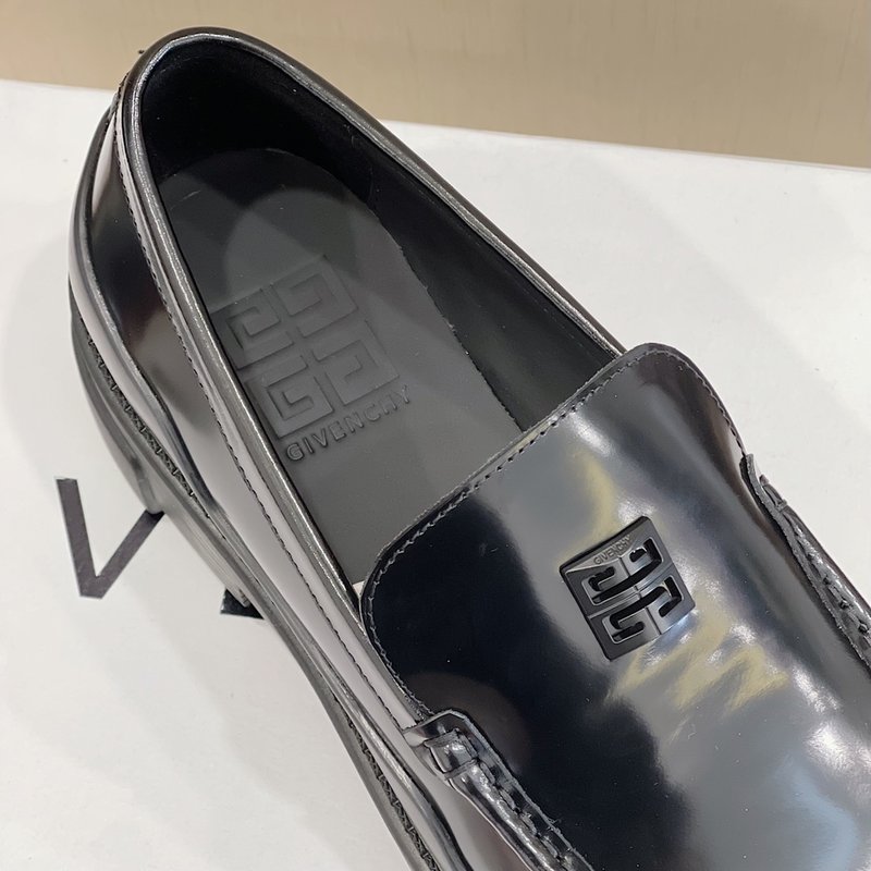 Givenchy 테라 남성 브러쉬드 레더 로퍼 001-219006