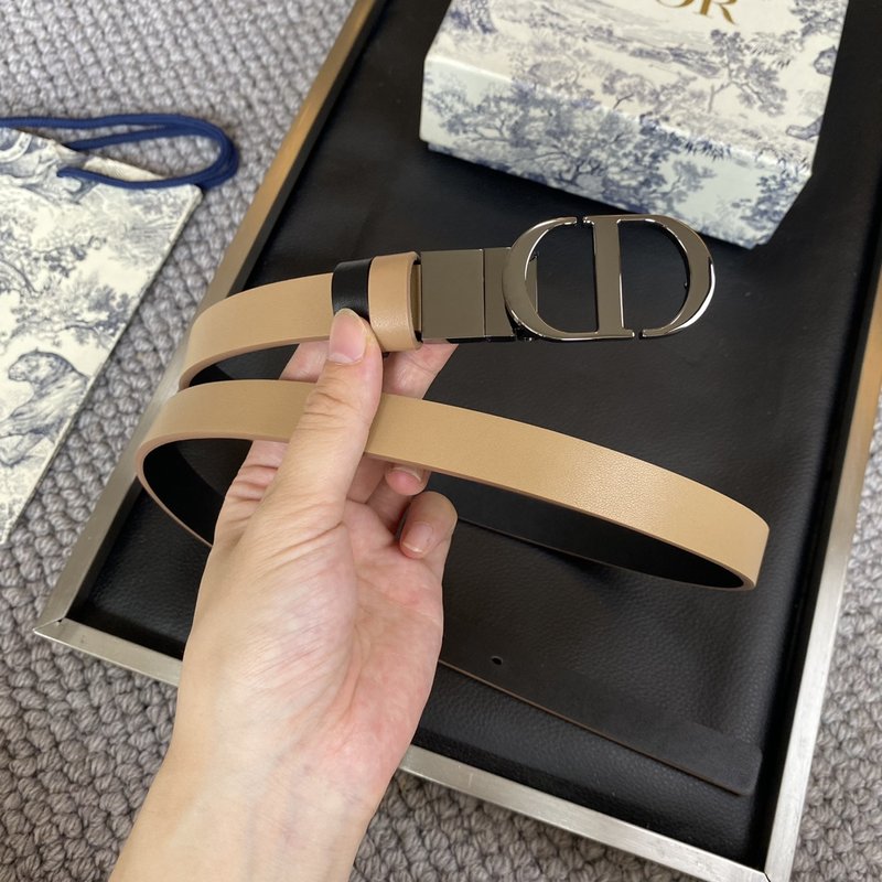 디올 Dior 양면 소 가죽 벨트 2.0cm 폭 001-219634