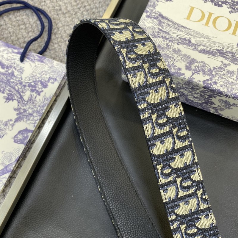 디올 Dior 클래식 CD 버클 소 가죽 벨트 3.8C 001-219689