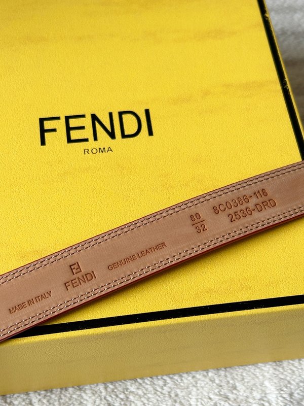 펜디 Fendi 여성용 레드 벨트 더블 F 버클 001-219971