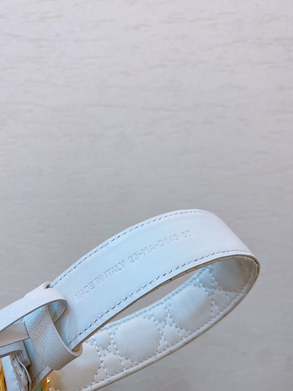 샤넬 양피 체크 자수 버클 벨트 001-220928