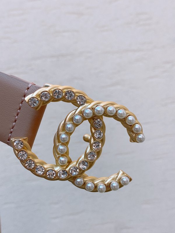 샤넬 진주 라인스톤 CC 로고 가죽 벨트 001-221010