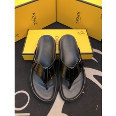 펜디 FENDI 2024 년 신제품 남성 슬리퍼 001-221056