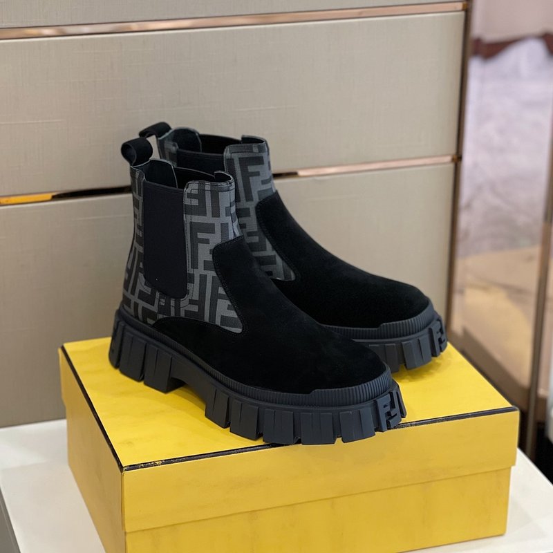 펜디 FENDI 블랙 가죽 앵클 부츠 001-221090