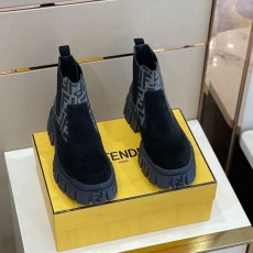 펜디 FENDI 블랙 가죽 앵클 부츠 001-221090