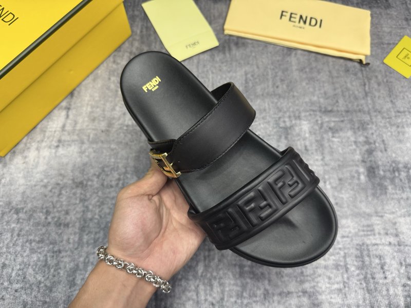 펜디 Fendi 신규 남성 슬리퍼 001-221100