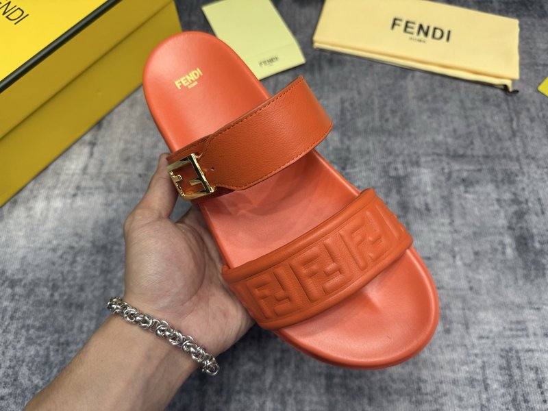 펜디 Fendi 신규 남성 슬리퍼 001-221102