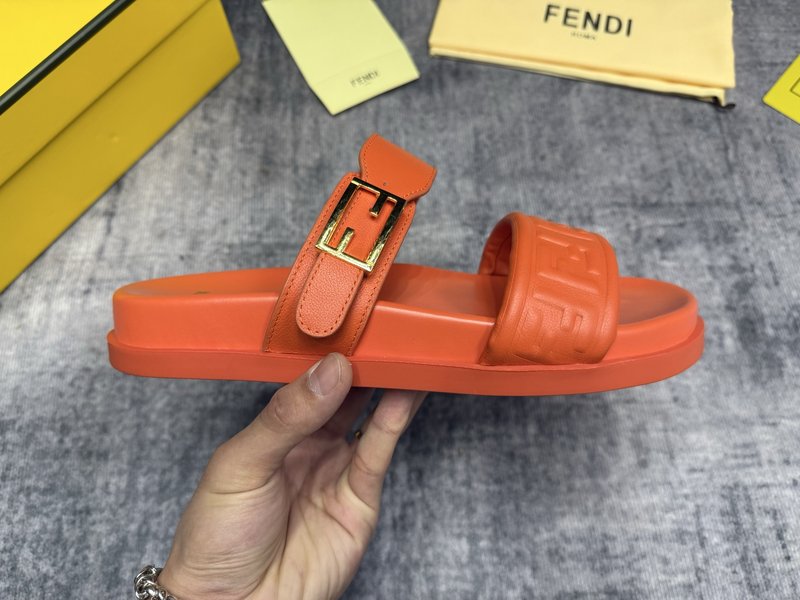 펜디 Fendi 신규 남성 슬리퍼 001-221102