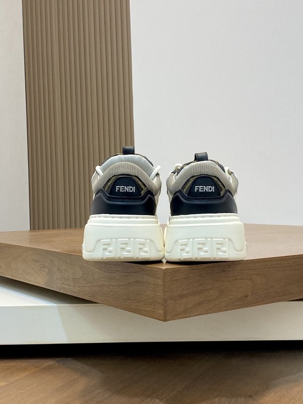 펜디 FENDI 메쉬 캐주얼 운동화 001-221107