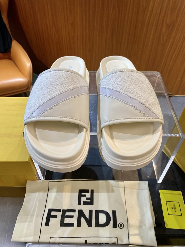 펜디 FENDI 남성용 FF 자카드 슬리퍼 샌들 001-221138