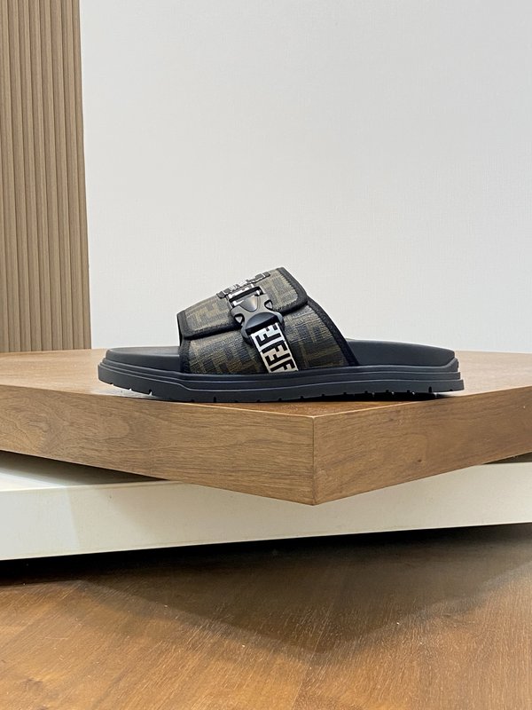 펜디 FENDI 클래식 몬스터 패턴 슬리퍼 001-221143
