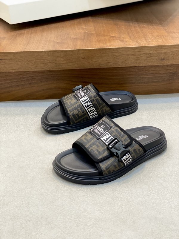 펜디 FENDI 클래식 몬스터 패턴 슬리퍼 001-221143