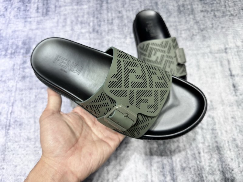 펜디 FENDI 남성 캐주얼 슬리퍼 001-221150