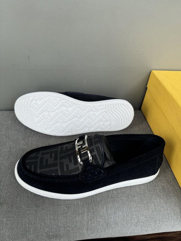 펜디 FENDI 남성 캐주얼 가죽 로퍼 001-221209
