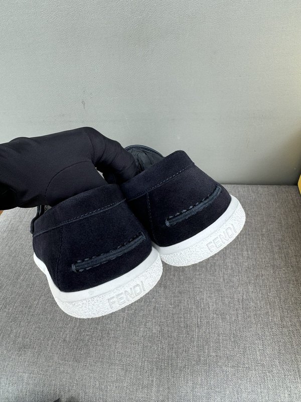 펜디 FENDI 남성 캐주얼 가죽 로퍼 001-221209