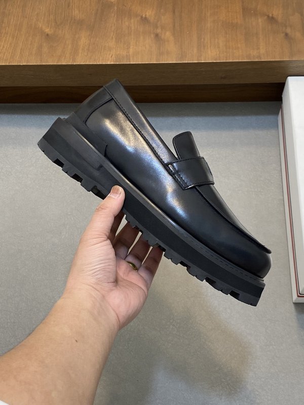 몽클레어 남성 소 가죽 캐주얼 구두 001-221211